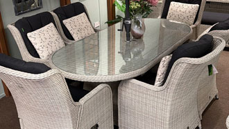 Avery 6 Seat Reclining Oval Dining Set wit Stadium Table