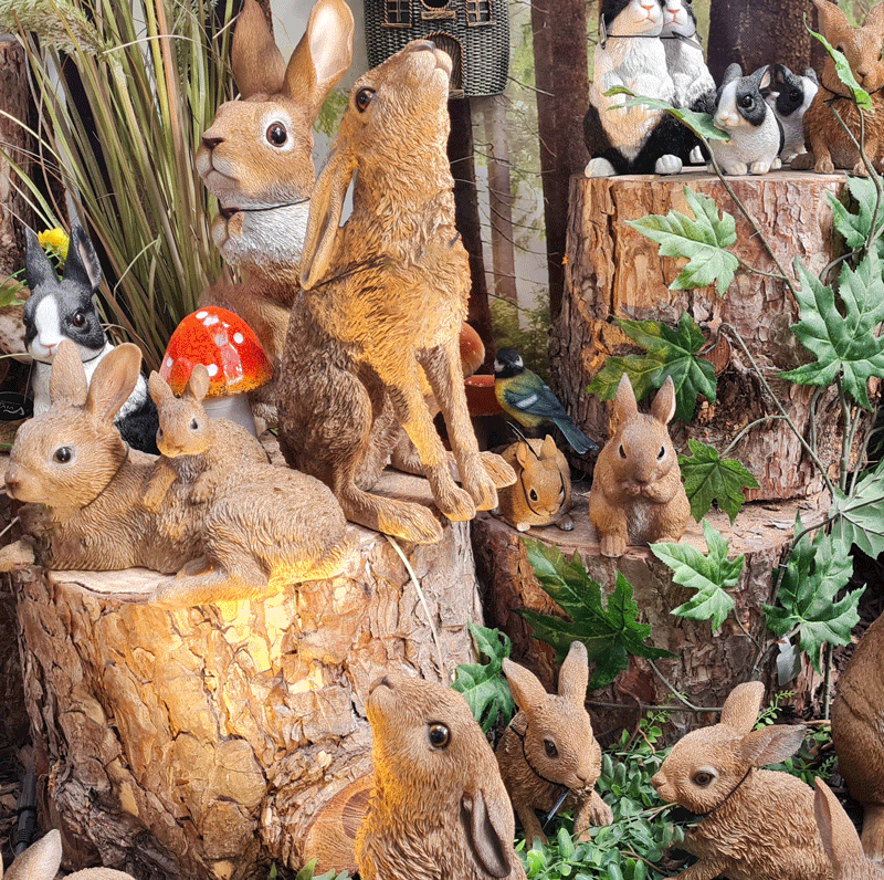 Statues and ornaments 