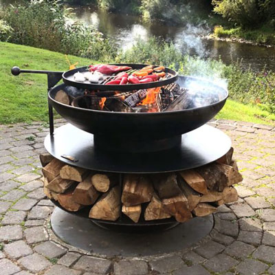 Ring Of Logs 90 With Swing Arm BBQ Rack